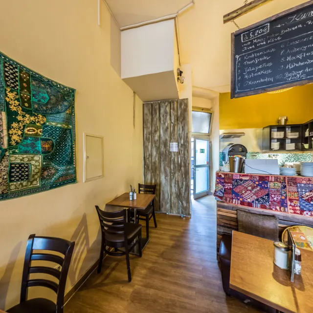 Café, Restaurant Gegenüber / Wiesbaden