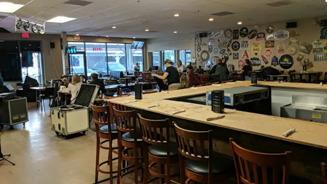 Mainstream Bar & Grill