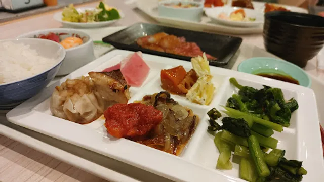 白樺ダイニング