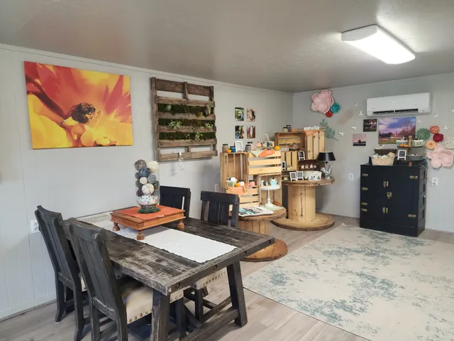 Cottonwood Farms Bakery & Gifts