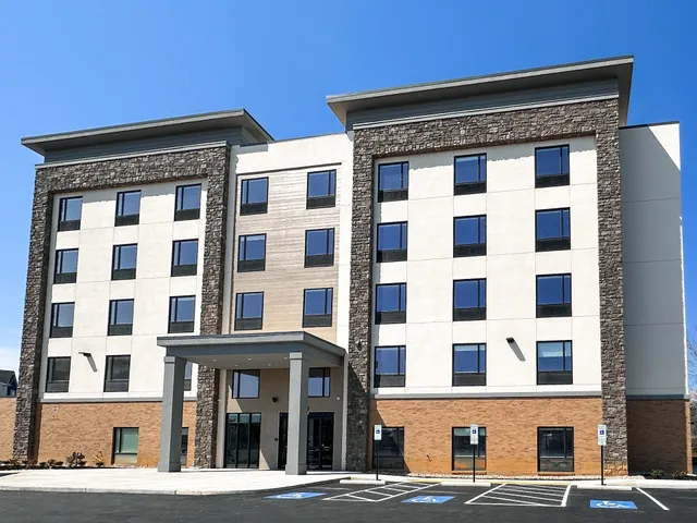 Studio 6 Richmond Airport