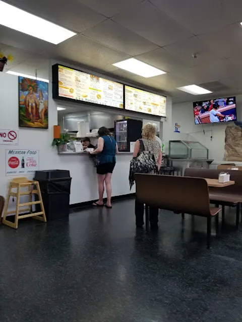 Mariano's Tacos and More