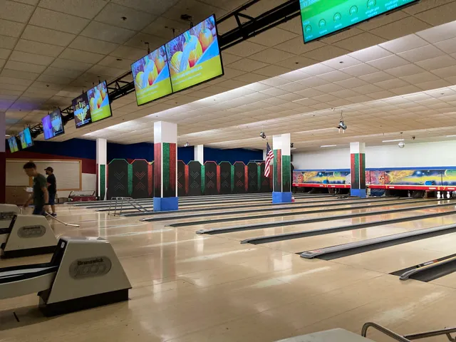Bowling at Destination Dimond