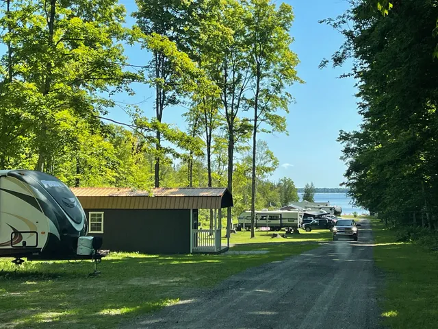 Elli's Lazy Days Resort & Camground