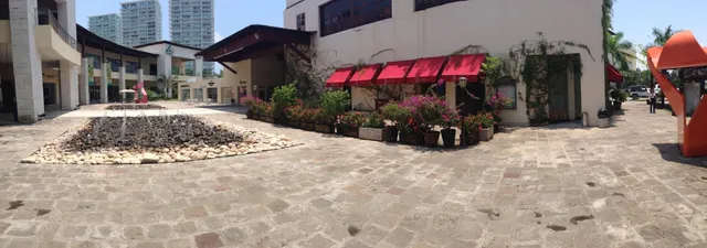 Peninsula Plaza Vallarta