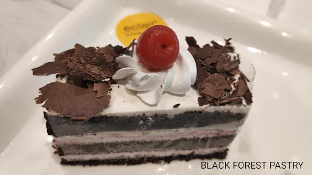 éclair the bakery lounge