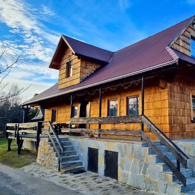 Koronkowa Chatka w Beskidach