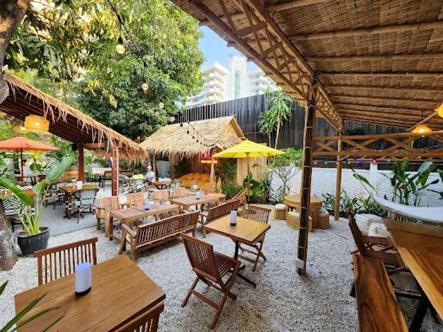 CALM Bangkok - Grill, Garden & Guinguette