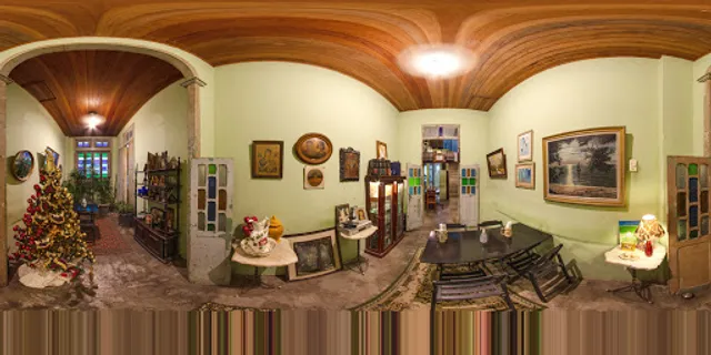 Dona Joana Restaurante Café. Espaço afetivo e histórico. Atendimento com reservas pelo Instagram. @restaurantedonajoana