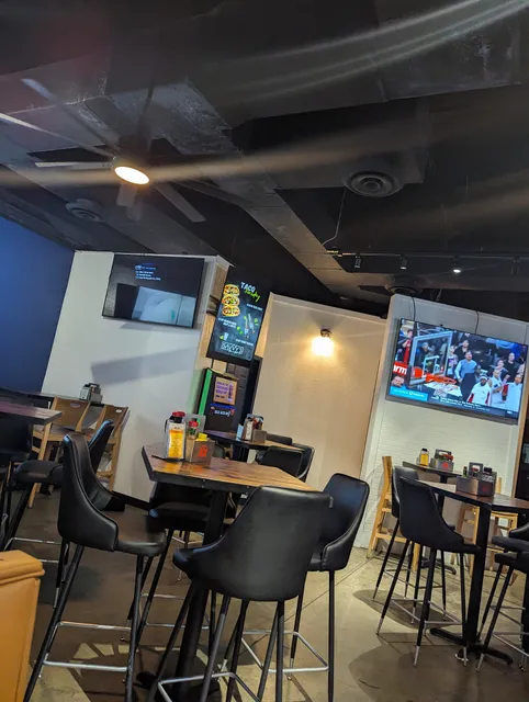 Savvy’s Bar and Grill