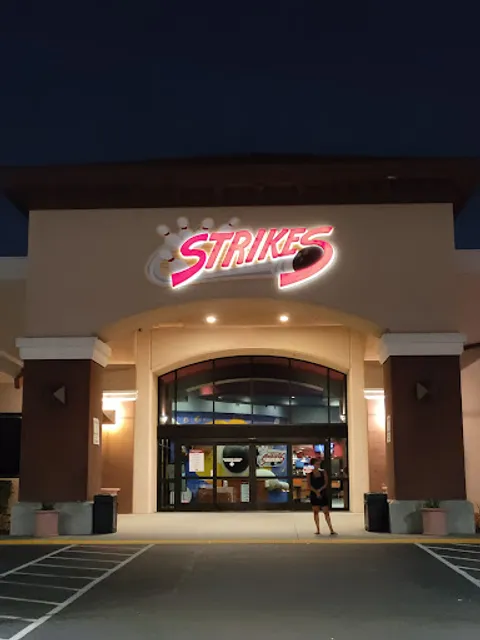 Halftime Bar & Grill