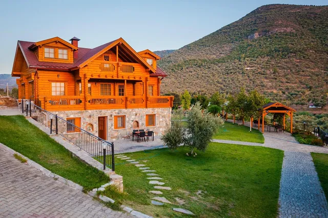 Natureland Efes Pension