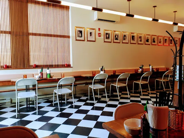 Le Red Tiger — Le Village | Restaurant vietnamien à Montréal