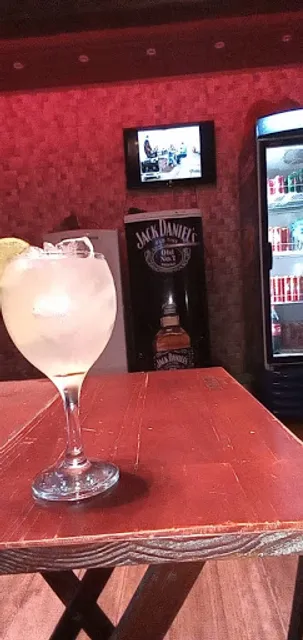 ACHEI A TIA NO LA ROCCA