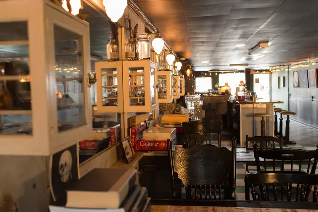 The Cut Cocktail Lounge