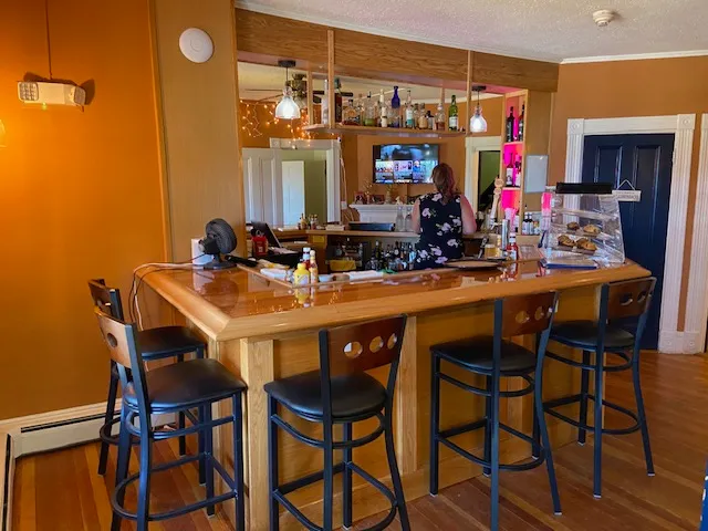 The Gables Inn Mountain Dog Restaurant & Pub