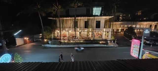 Slowlife Beach Hostel