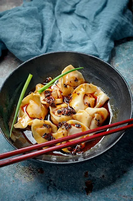 R-Crane Noodles & Dumplings