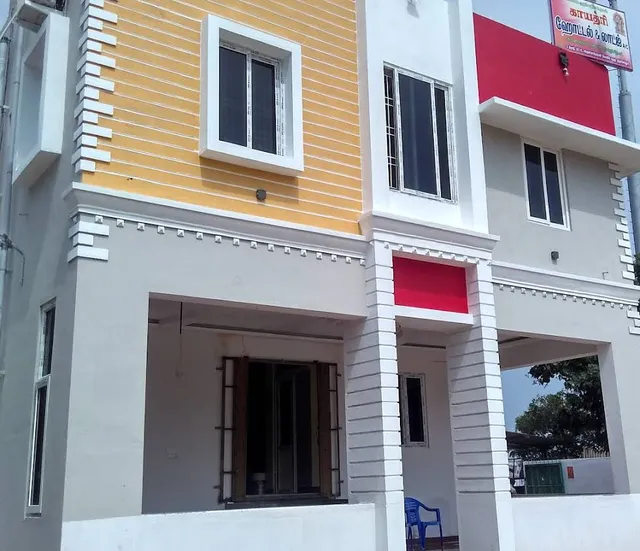 Hotel Gayathri & Lodges