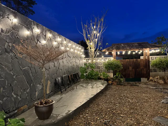 Akami Cafe & HomeStay