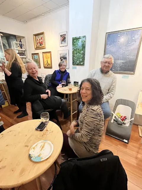 Knaus Wine Bar And Gallery