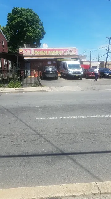 D & A Market And Deli