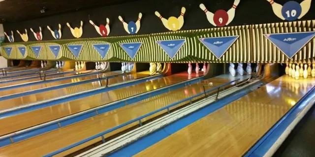 Riverside Lanes