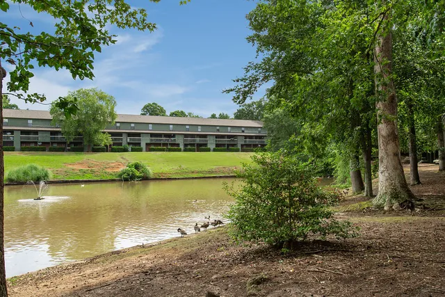 Huntington Downs Apartments