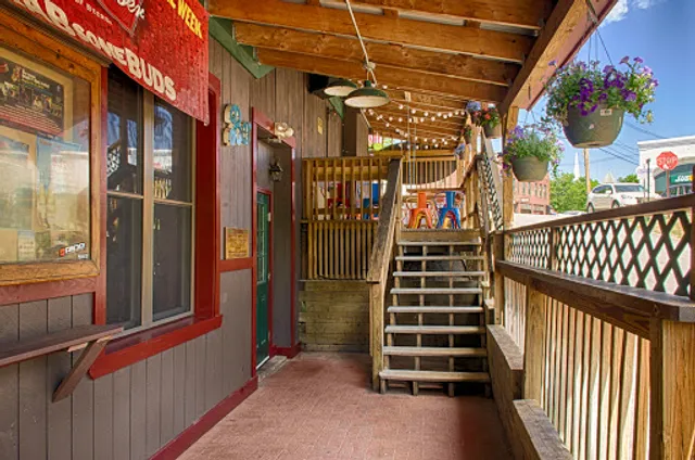 Lucky Dog Tavern & Grill