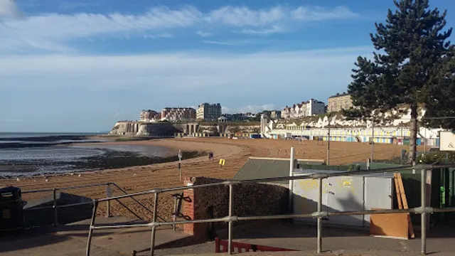 Twenty Seven Harbour Street