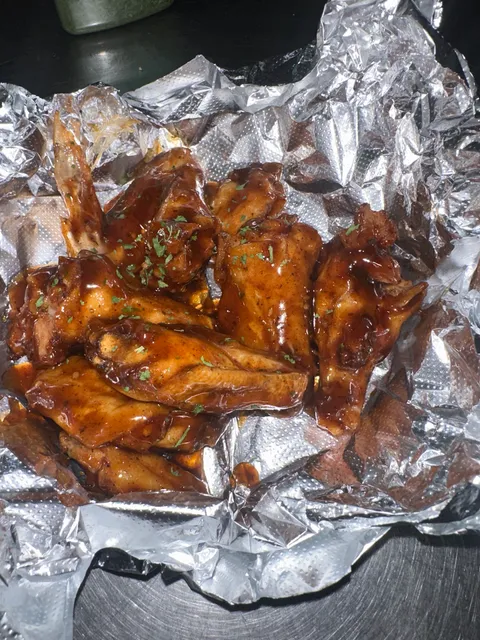 Momma Gayle’s Soulfood cafe/THAT NEW WING SPOT