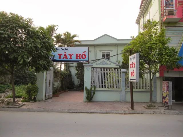Nhà nghỉ Tây Hồ