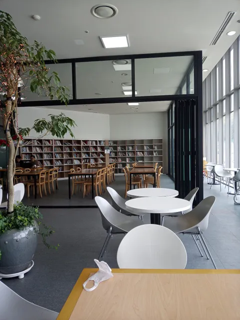 Cafe Dream Book & Kids