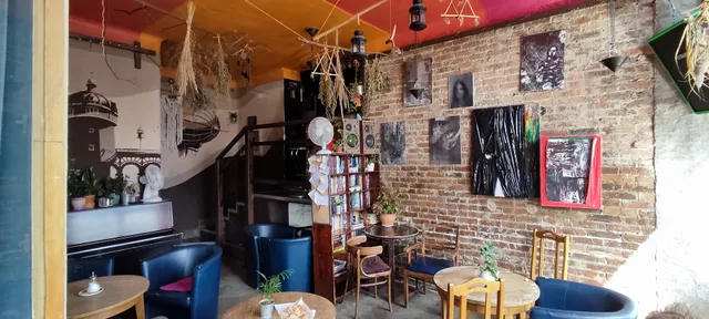 Teoria – kluboczajownia