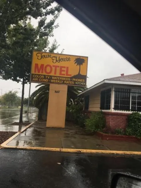 Town House Motel