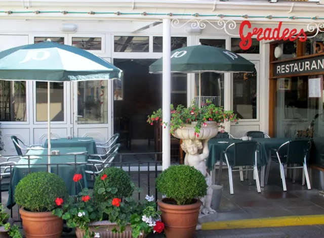 Gradees Restaurant