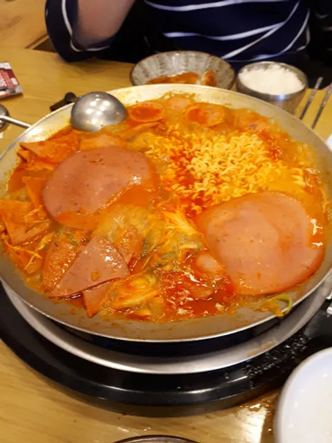 놀부부대찌개 창원용호점