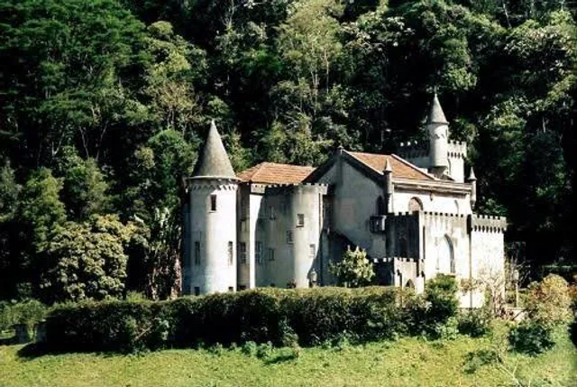 Castelo Montebello - Portão de Entrada