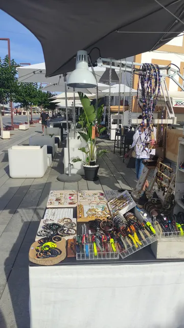 Mercat des port hippy market