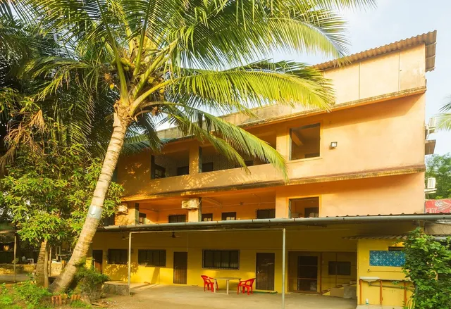 OYO 18832 Sukhakarta Weekends