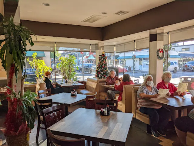 Shanghai Pine Gardens Restaurant