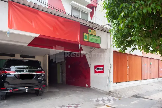 J&B Rooms Pramuka Jakarta RedPartner