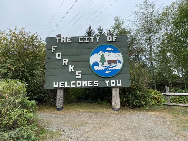 Forks Welcome Sign
