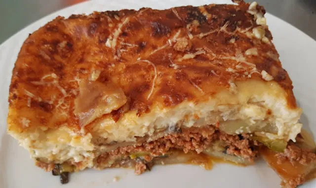 Spitiki kouzina tis Samys