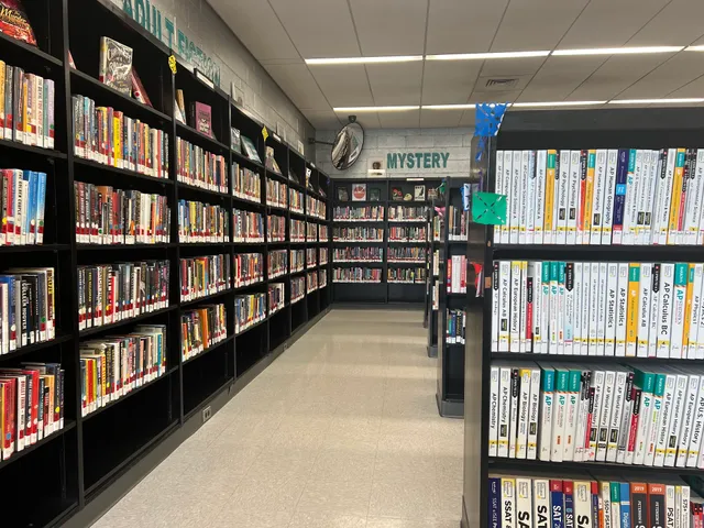 Dongan Hills Library