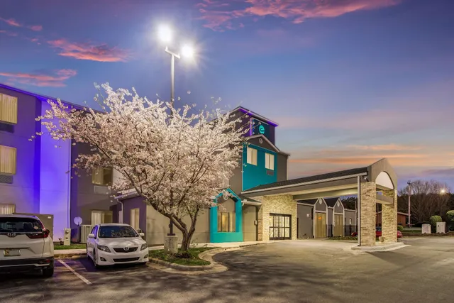 Clarion Pointe Wake Forest - Raleigh North