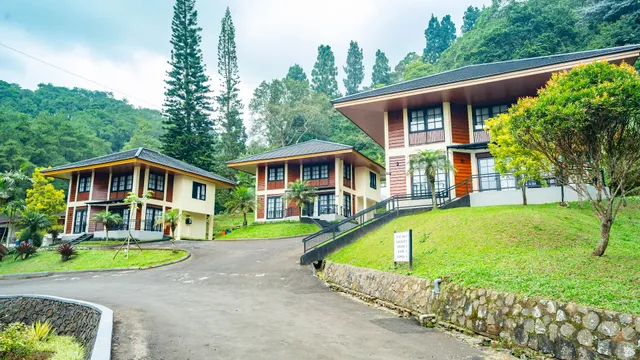 Lembah Hijau Resort Hotel