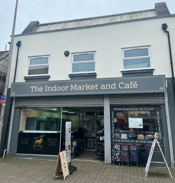 The Market Cafe and Lounge