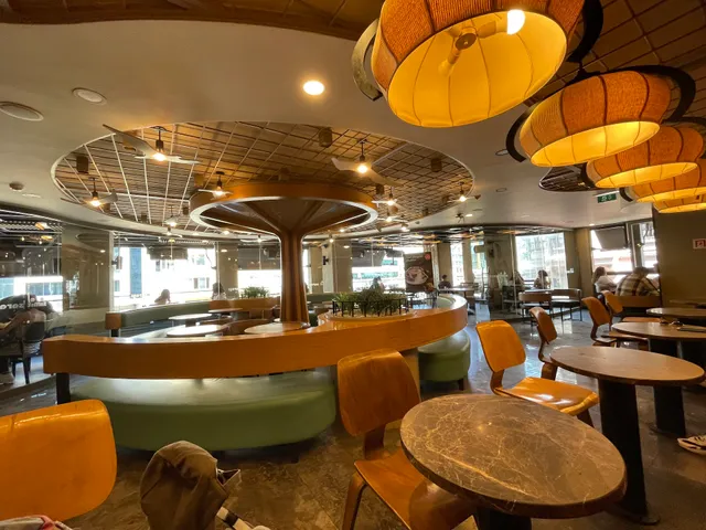 Simit Sarayı Kadıköy Square