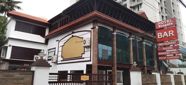 OYO 30084 Hotel Seagate